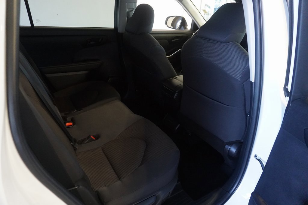 Certified 2024 Toyota Highlander LE image 22
