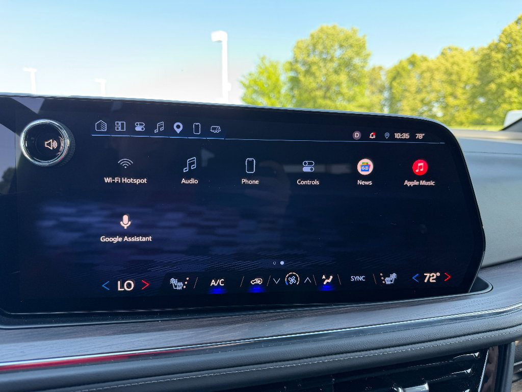 Used 2025 Chevrolet Suburban Z71 AWD/4WD image 43