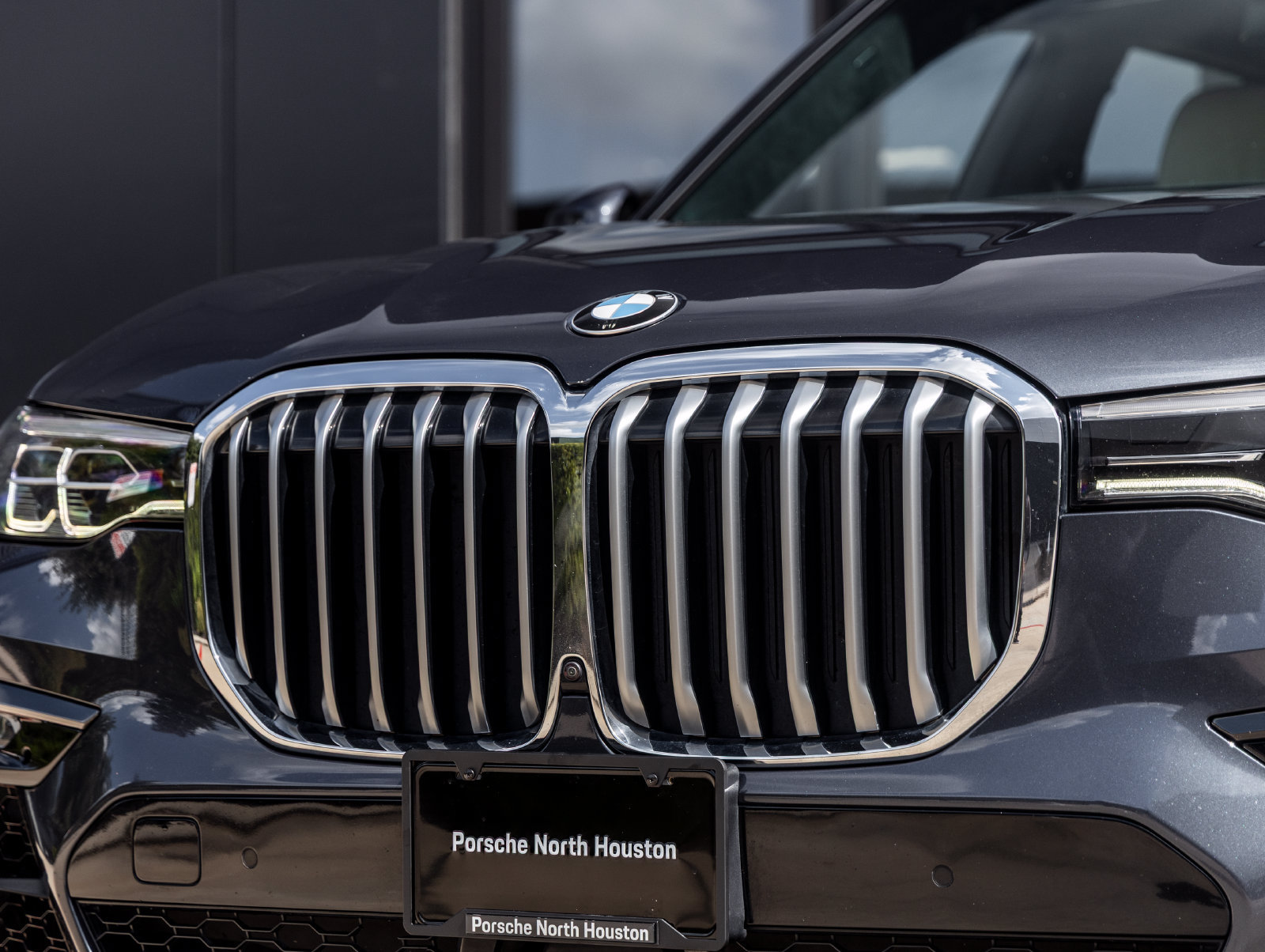 Used 2020 BMW X7 xDrive40i w/ M Sport Package AWD/4WD image 15