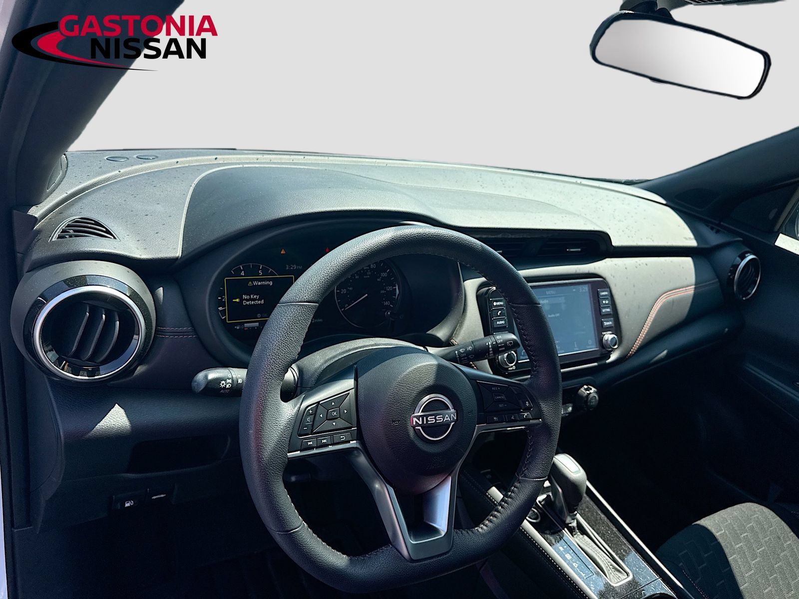 Used 2024 Nissan Kicks SR FWD image 11