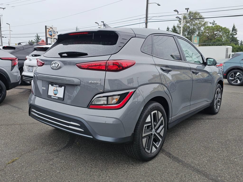 Used 2023 Hyundai Kona SE FWD image 7
