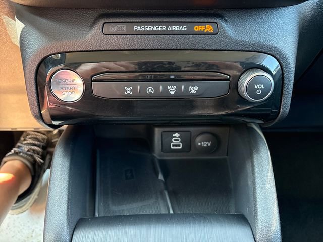 Used 2025 Ford Escape Platinum AWD/4WD image 16