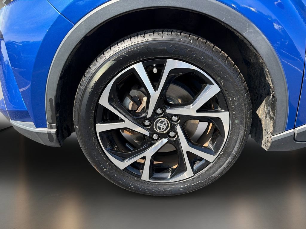 Used 2020 Toyota C-HR XLE FWD image 10