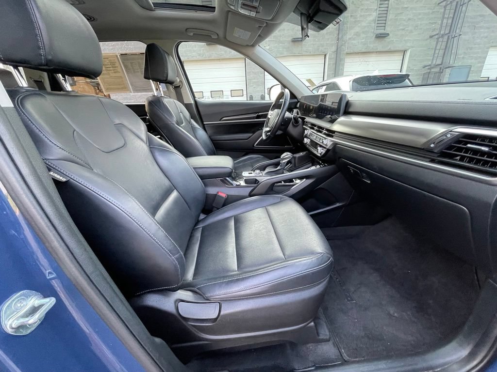 Certified 2023 Kia Telluride S w/ S Sunroof Package AWD/4WD image 27