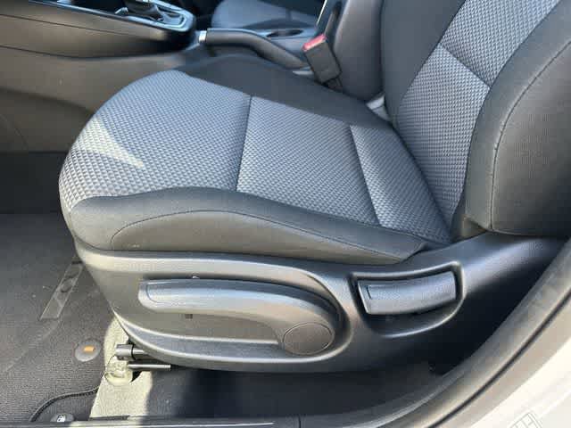 Used 2025 Kia Soul LX w/ LX Technology Package FWD image 13