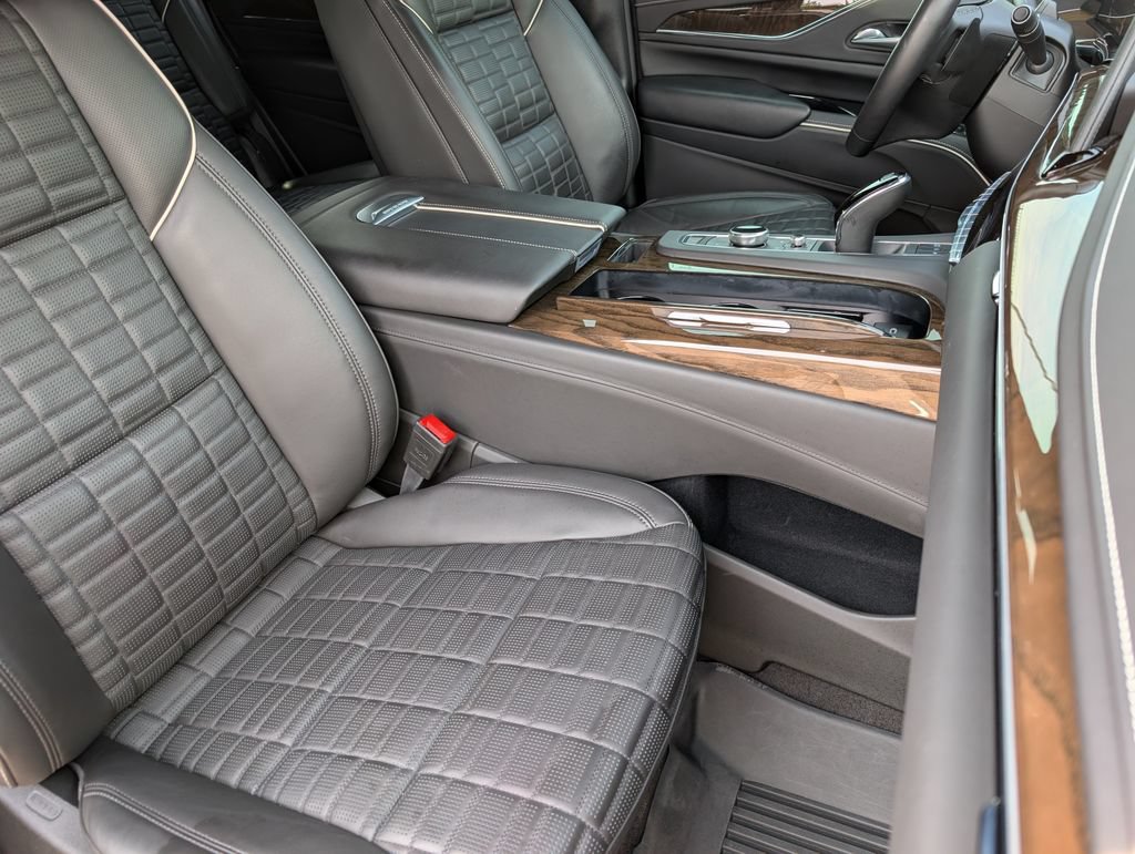 Certified 2024 Cadillac Escalade Sport Platinum w/ LPO, ONYX Package AWD/4WD image 22