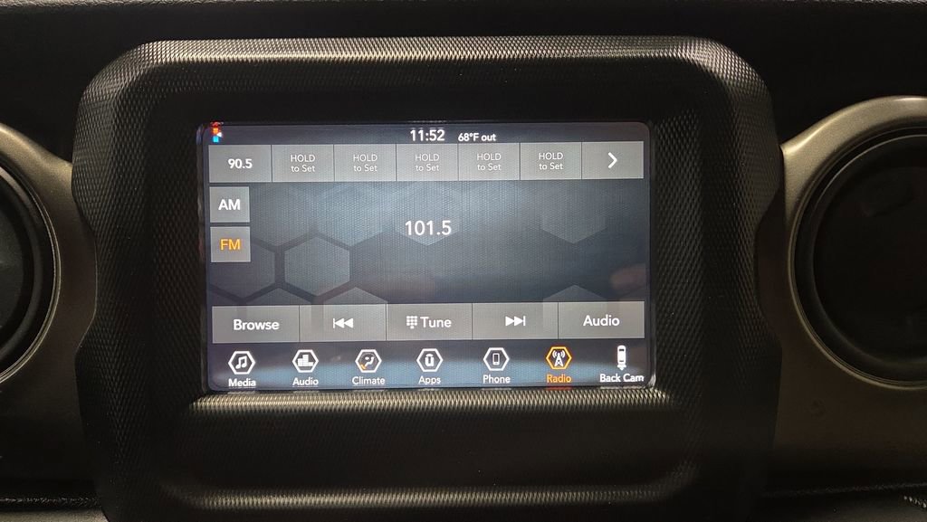 Used 2022 Jeep Wrangler Willys image 14