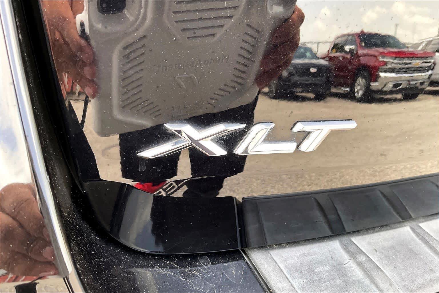 Used 2023 Ford Explorer XLT w/ Equipment Group 202A RWD image 10