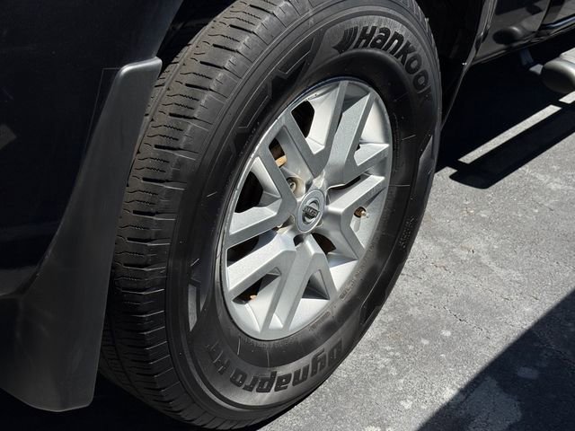 Used 2017 Nissan Frontier SV w/ SV Value Truck Package AWD/4WD image 8