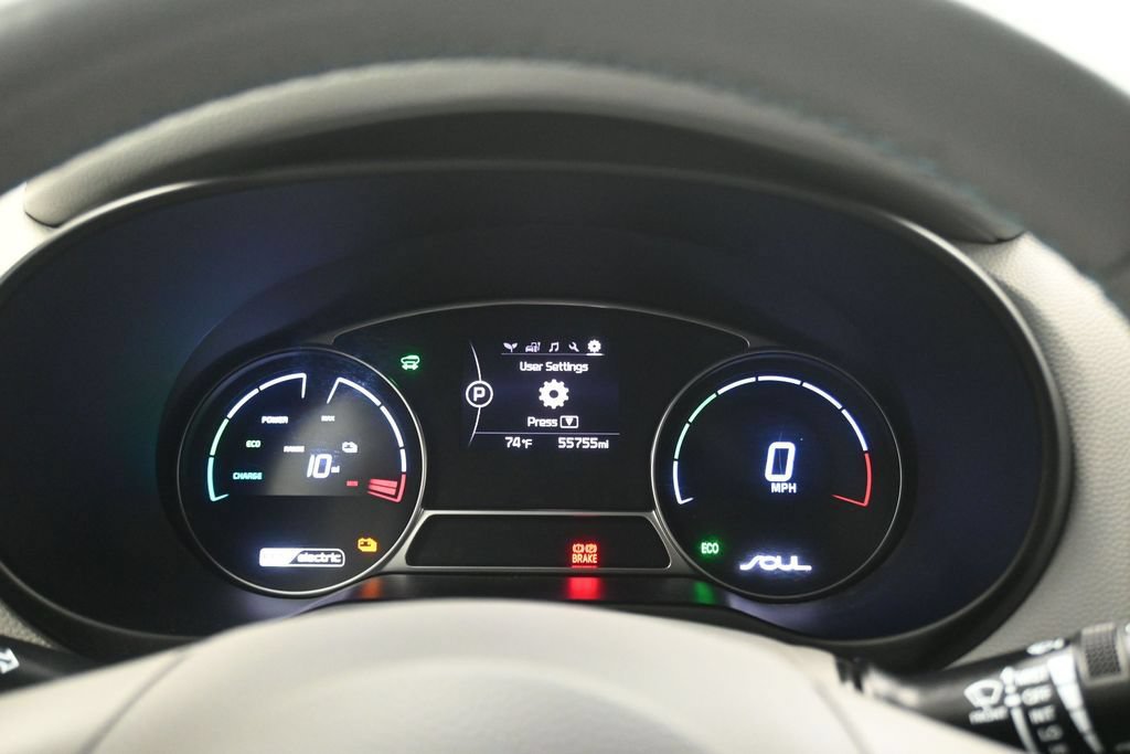 Used 2016 Kia Soul EV + FWD image 16