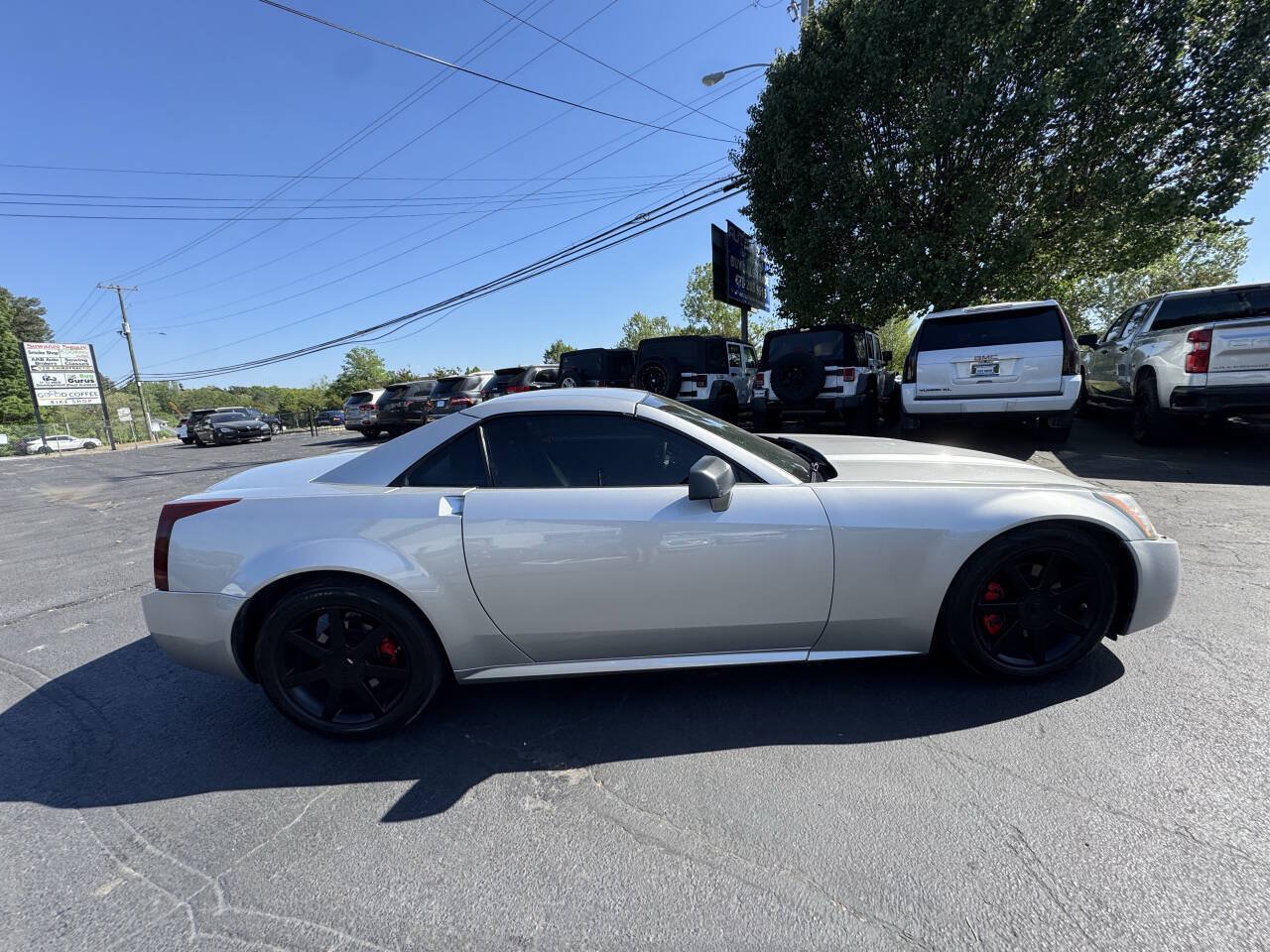 Used 2007 Cadillac XLR RWD image 4
