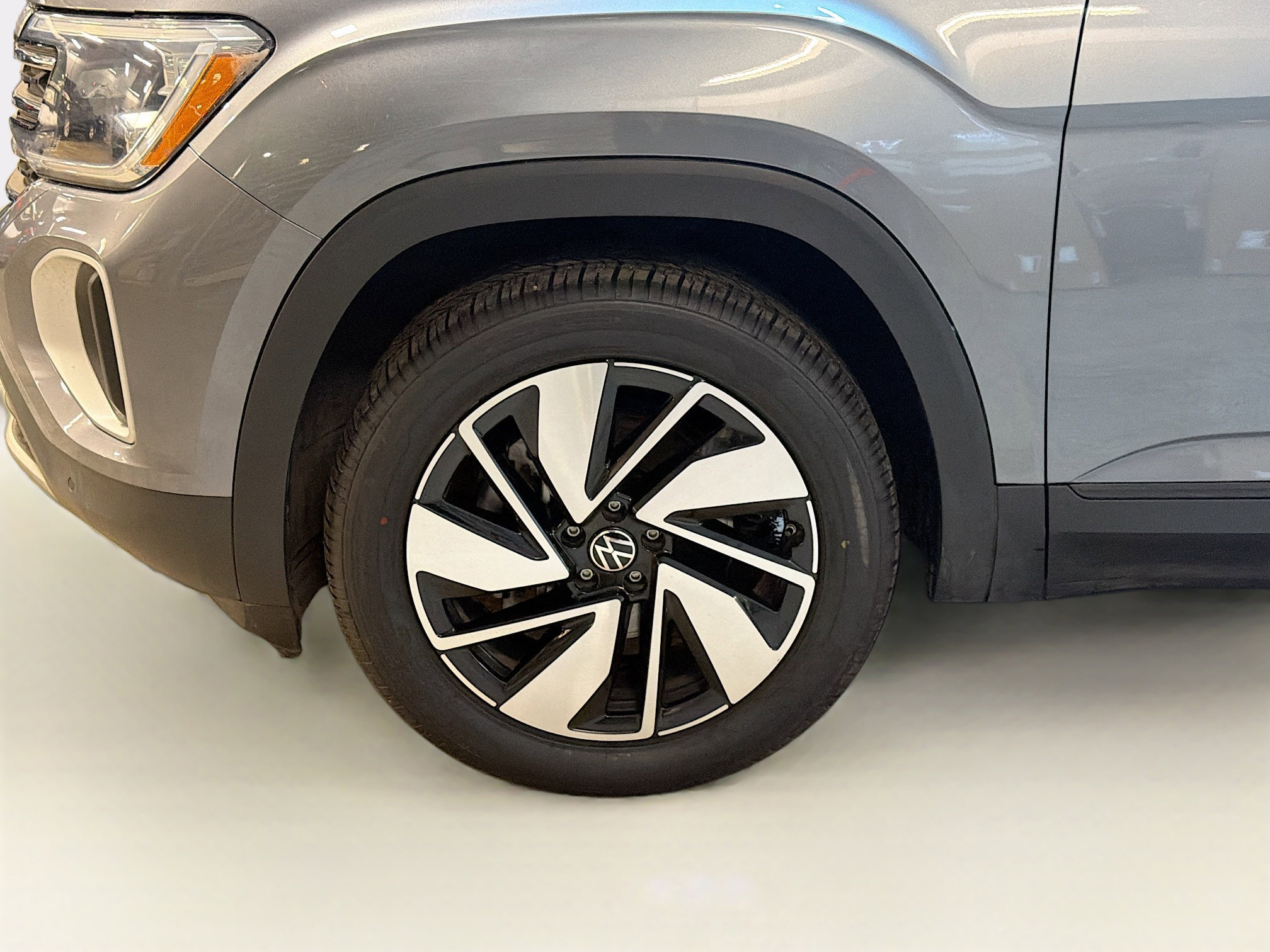 Used 2024 Volkswagen Atlas SE image 11