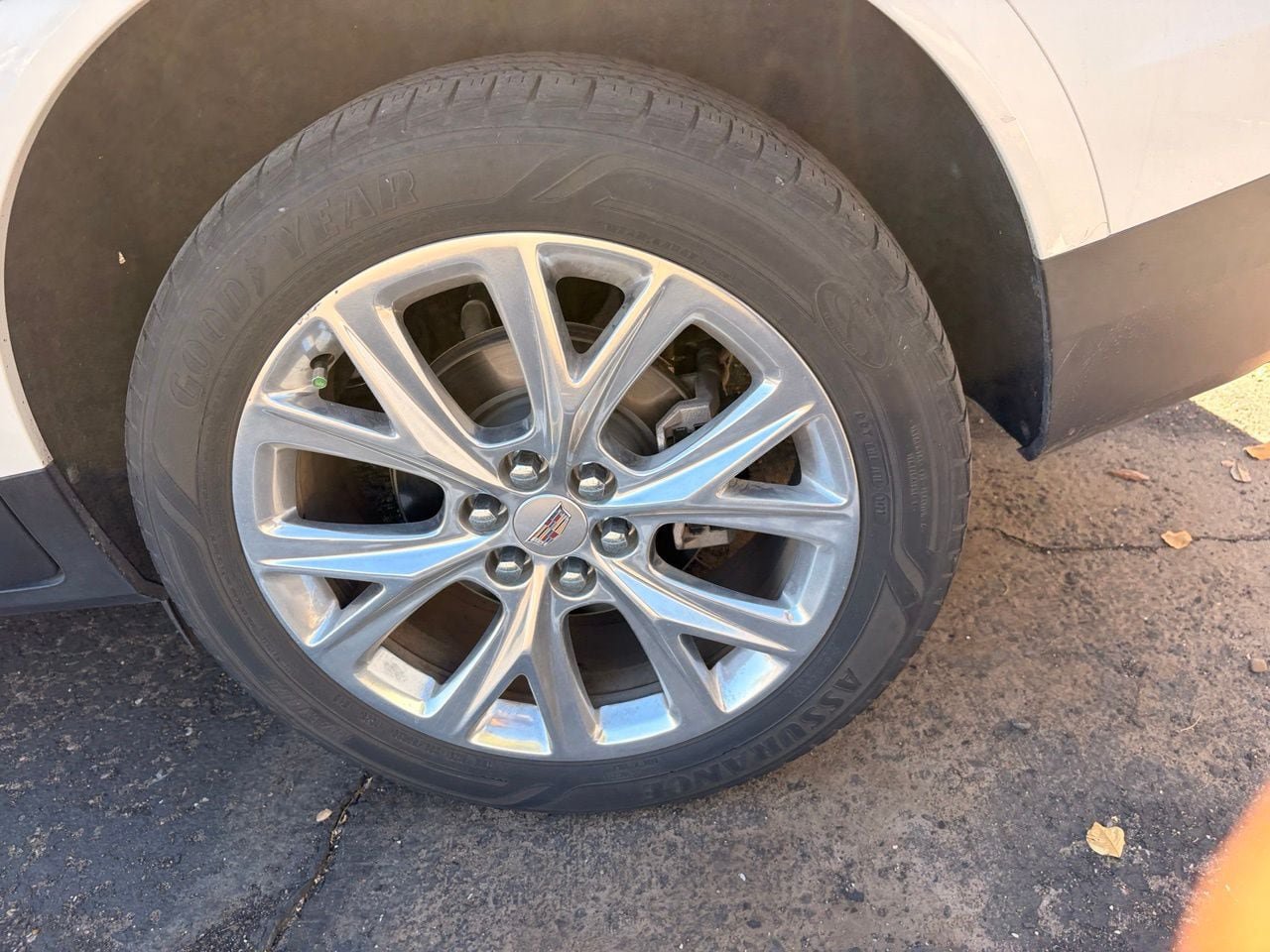 Used 2019 Cadillac XT5 Luxury w/ LPO, Radiant Package FWD image 7