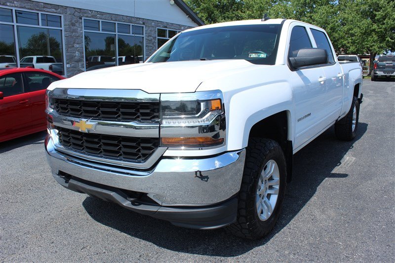 Used 2018 Chevrolet Silverado 1500 LT w/ Max Trailering Package AWD/4WD image 2
