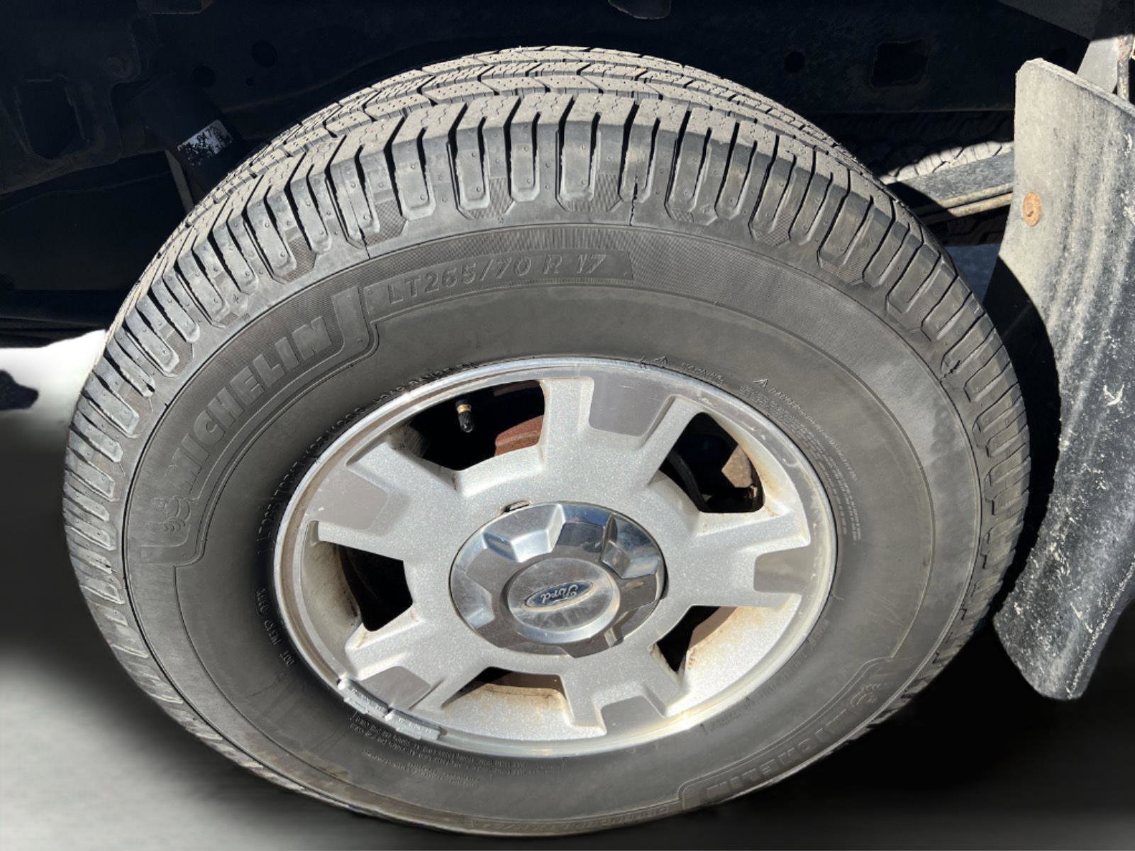 Used 2014 Ford F150 XLT w/ Trailer Tow Package image 8