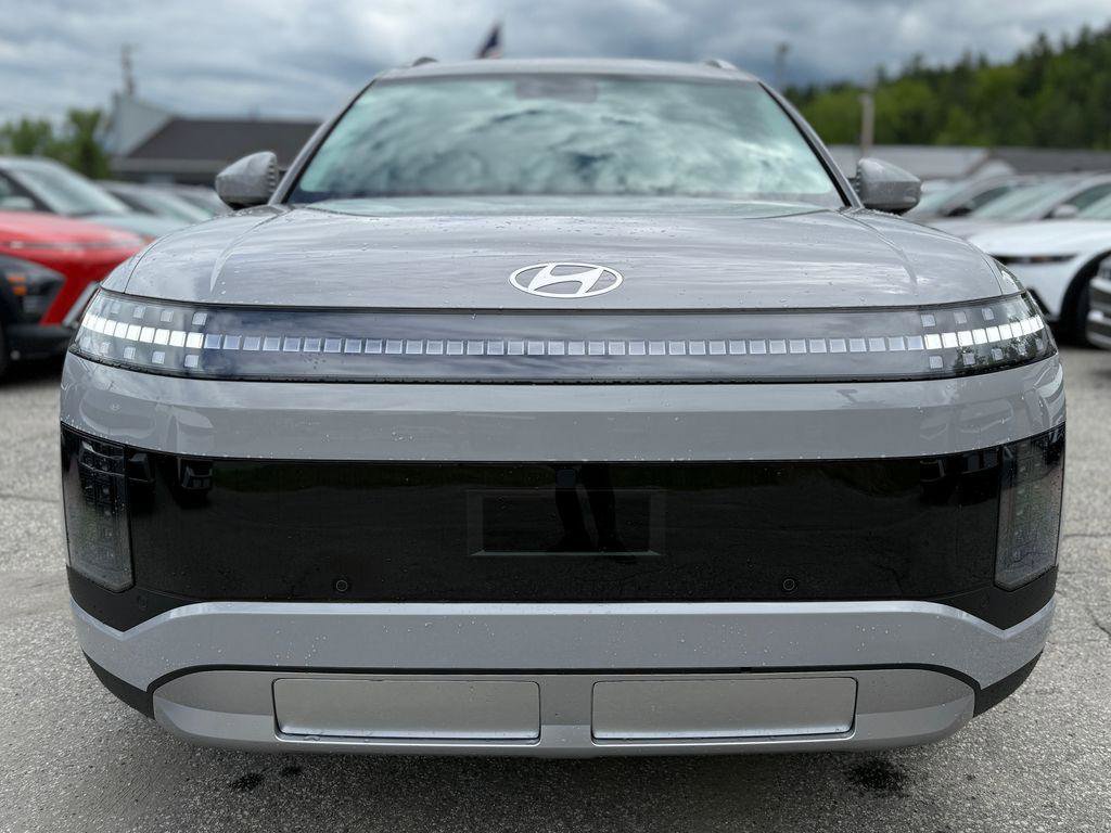 New 2026 Hyundai Ioniq 9 SE image 2
