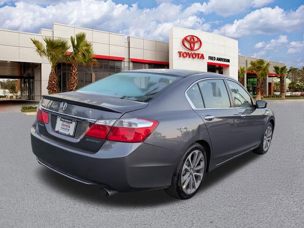 Used 2015 Honda Accord Sport image 4