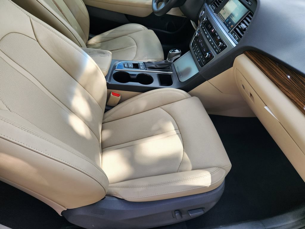 Used 2017 Hyundai Sonata Limited w/ Ultimate Package 04 FWD image 13