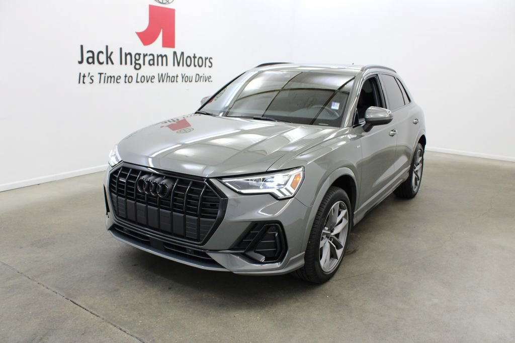 Used 2025 Audi Q3 2.0T Premium w/ Convenience Package AWD/4WD image 2