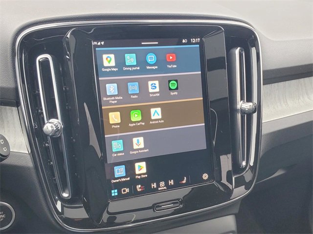 Used 2025 Volvo XC40 B5 Core image 23