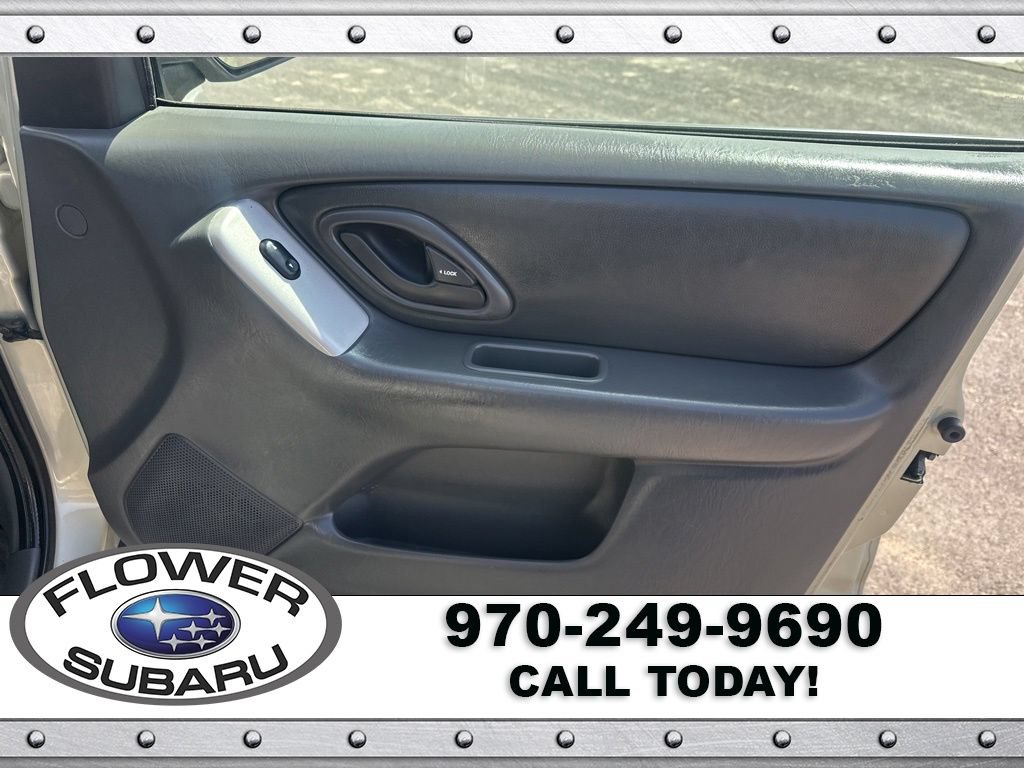 Used 2004 MAZDA Tribute ES AWD/4WD image 12
