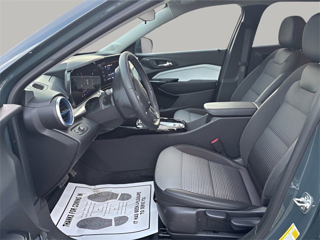 Used 2025 Chevrolet Trax LT w/ Driver Confidence Package image 7