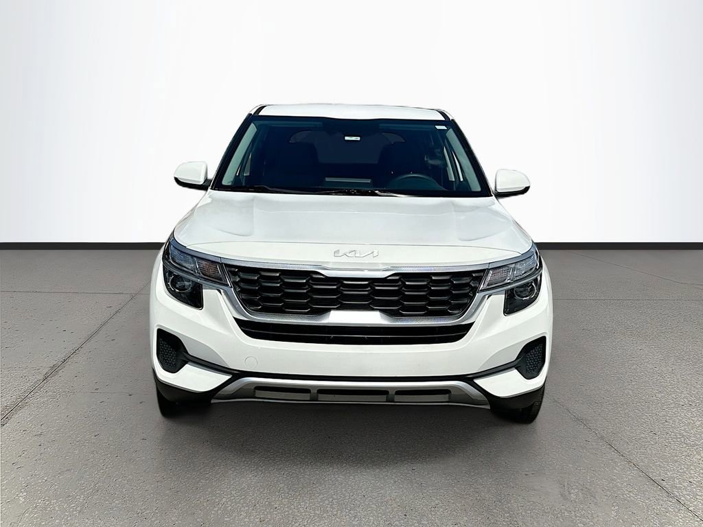 Certified 2023 Kia Seltos LX image 2