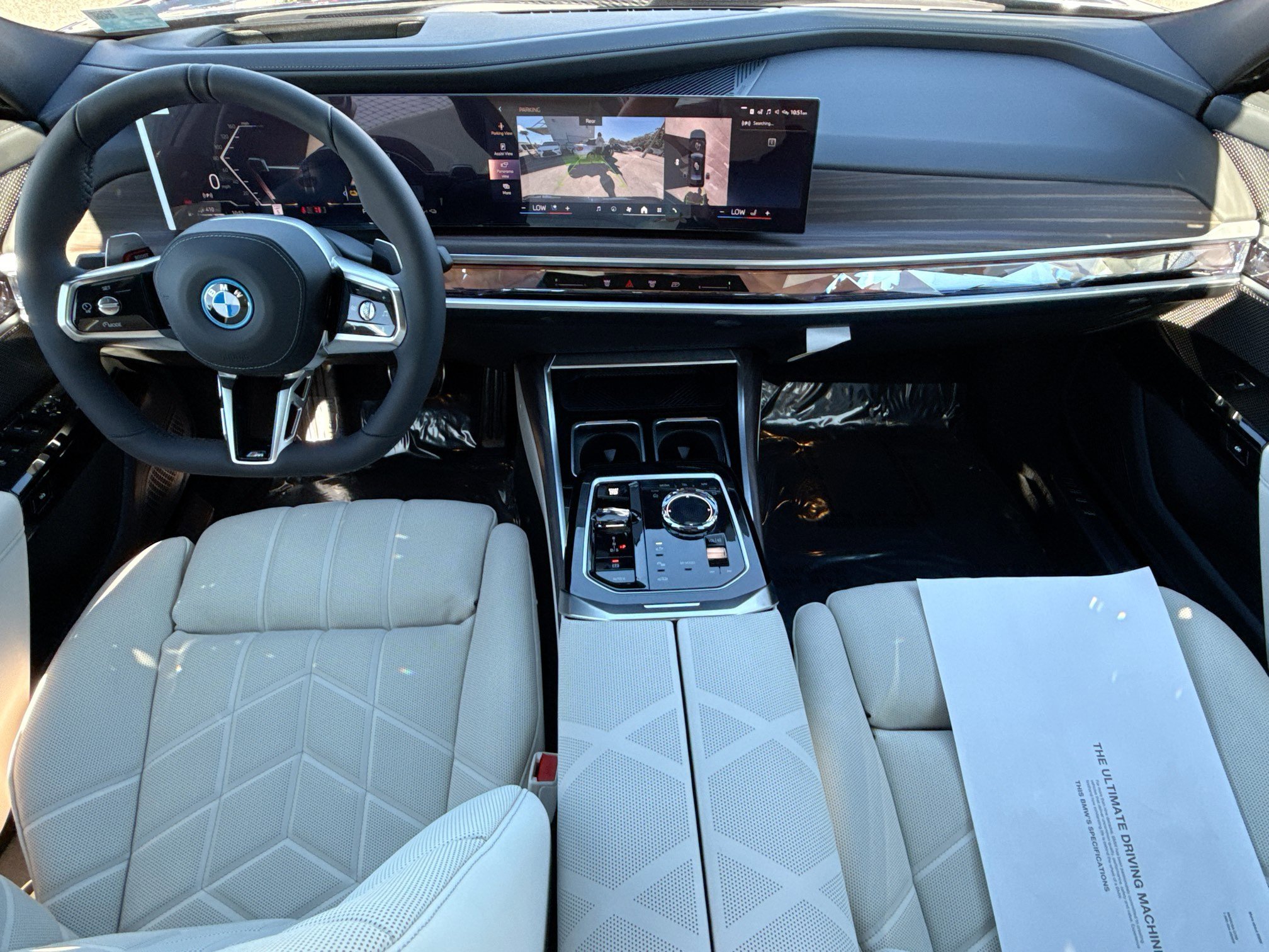 New 2026 BMW 750e xDrive image 16