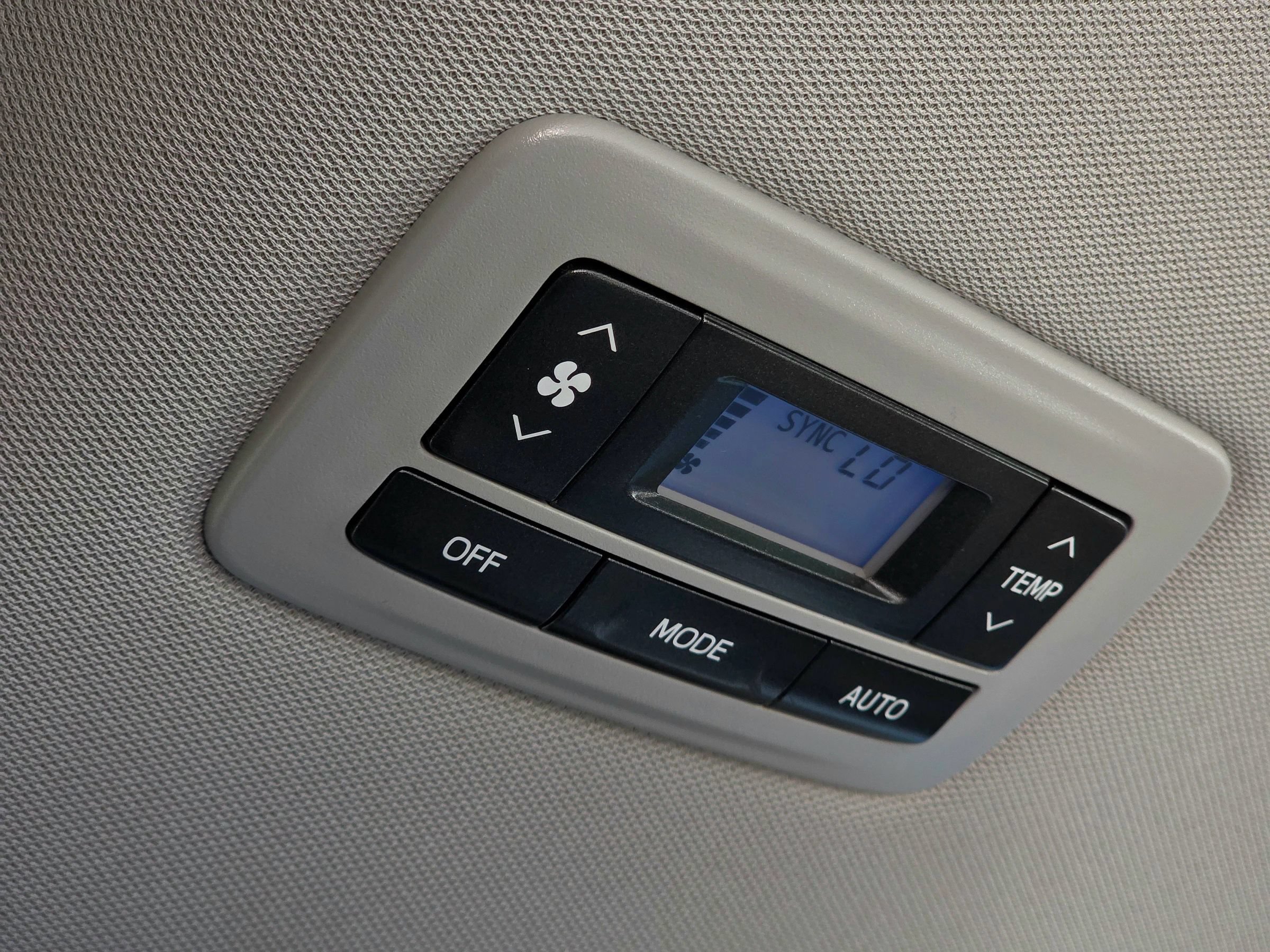 Used 2017 Toyota Sienna XLE w/ XLE Navigation Package FWD image 65