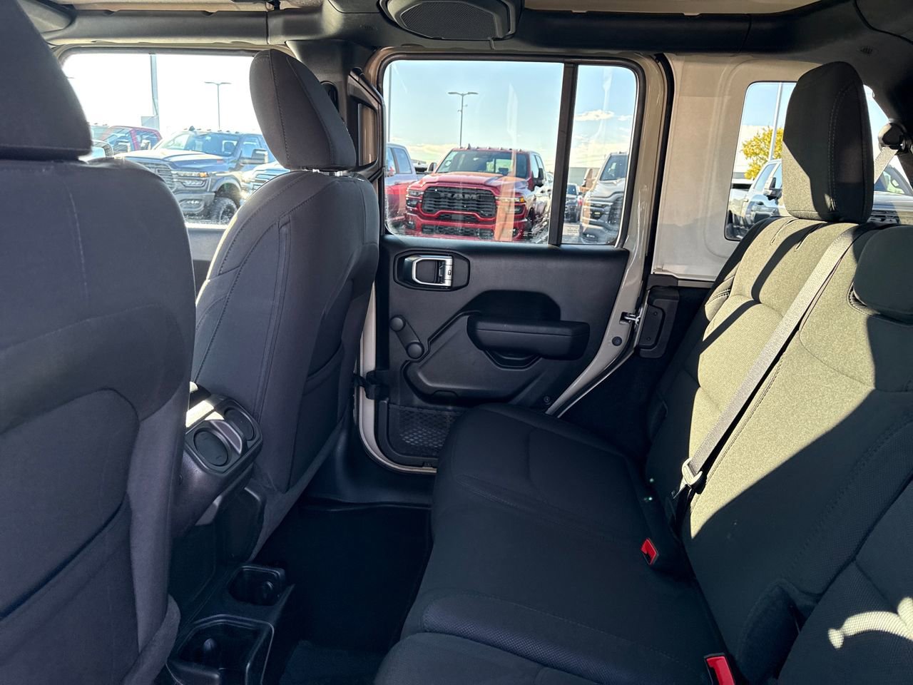 Used 2022 Jeep Wrangler Unlimited Sport image 13