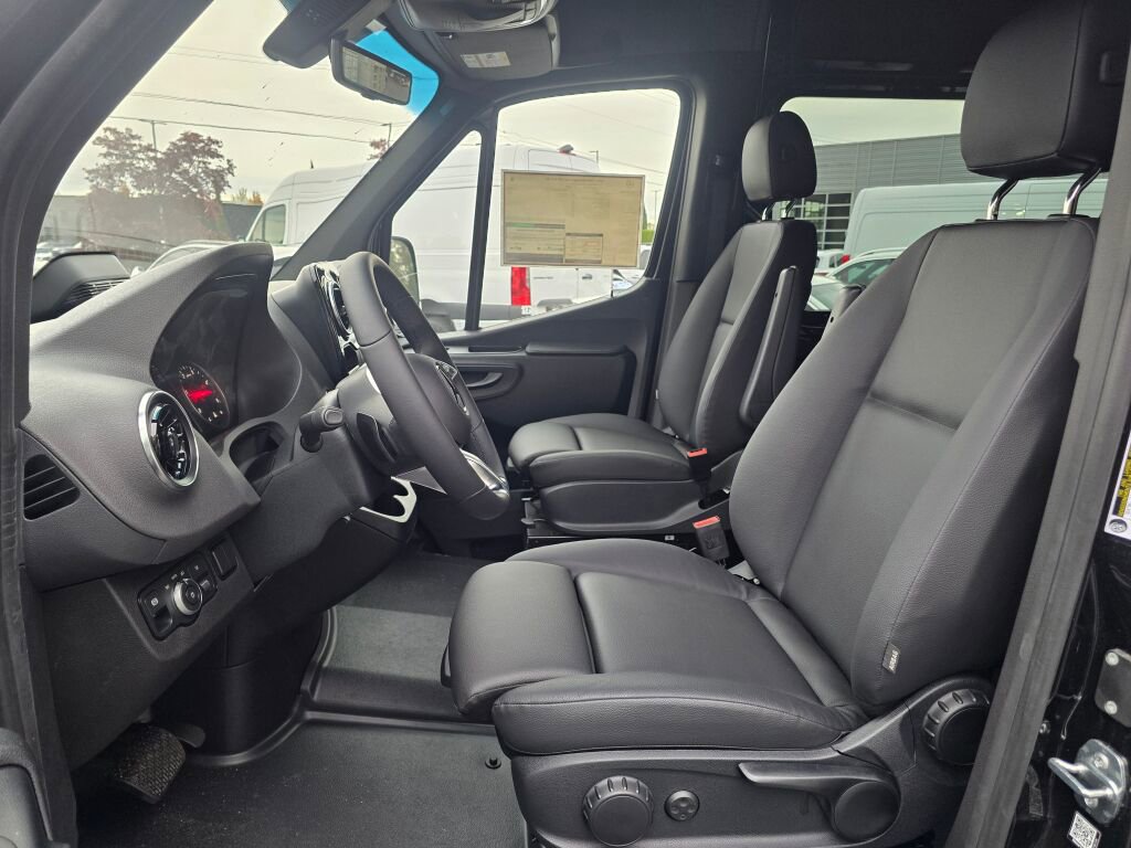 New 2025 Mercedes-Benz Sprinter 2500 image 21