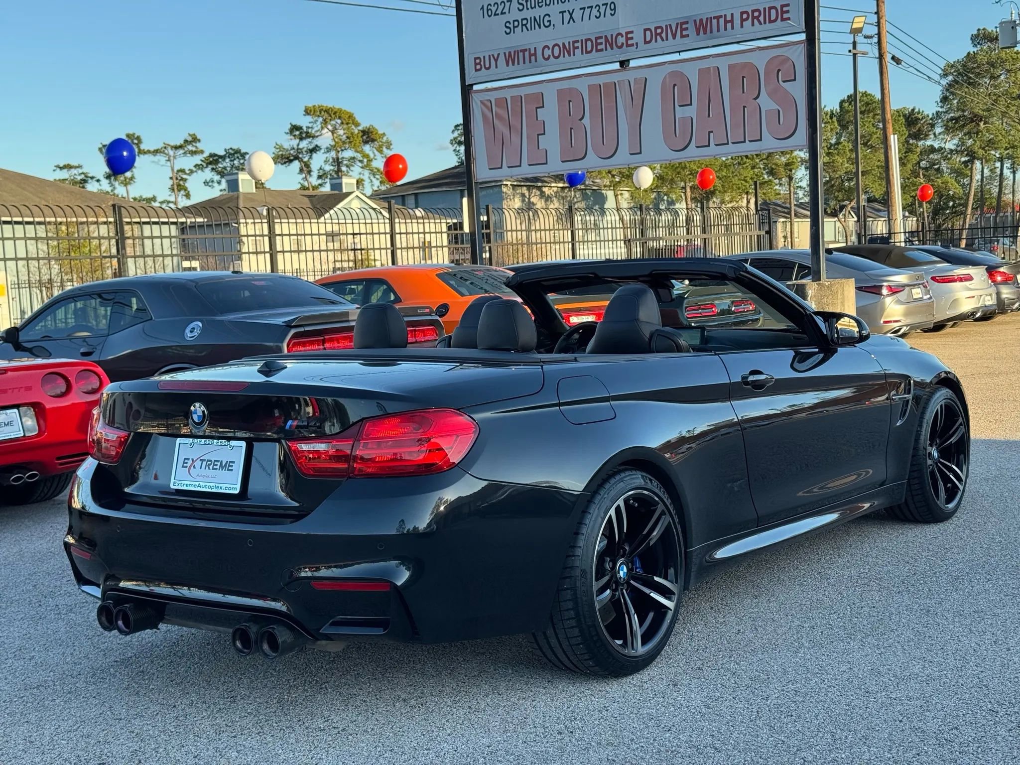 Used 2015 BMW M4 Convertible image 9