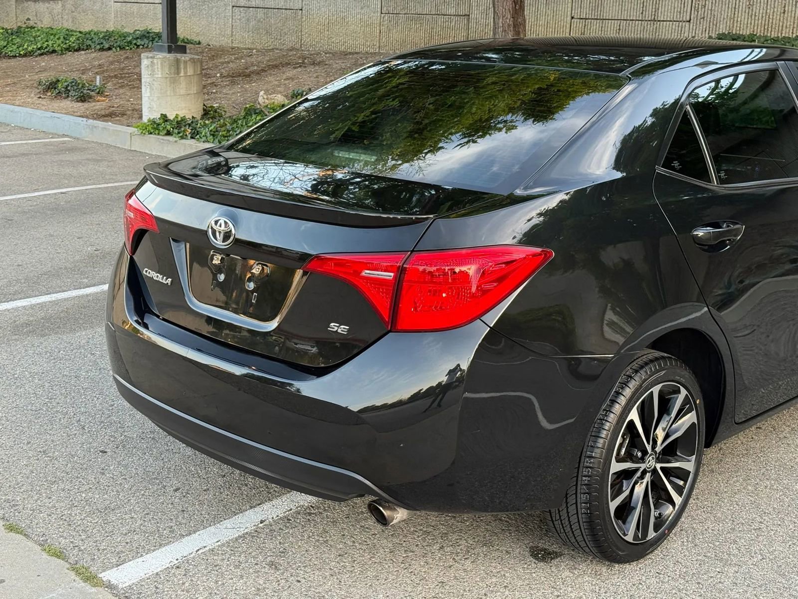 Used 2019 Toyota Corolla SE FWD image 15