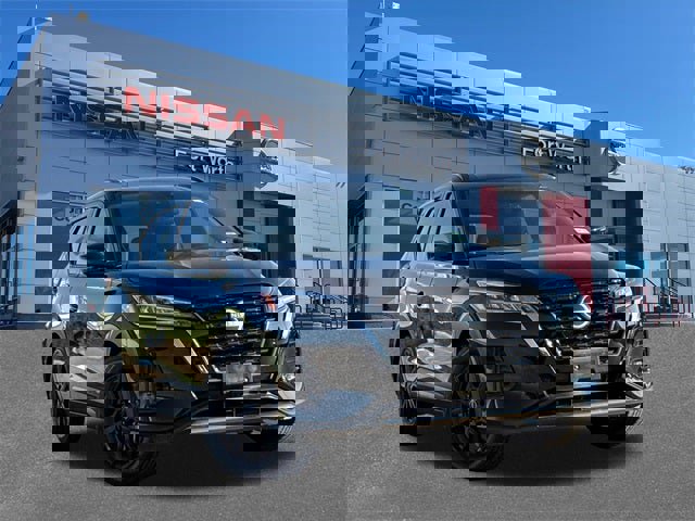 Used 2023 Nissan Kicks SR