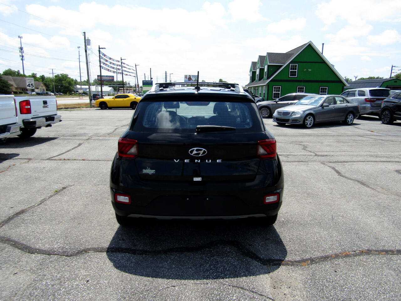 Used 2024 Hyundai Venue SEL image 6