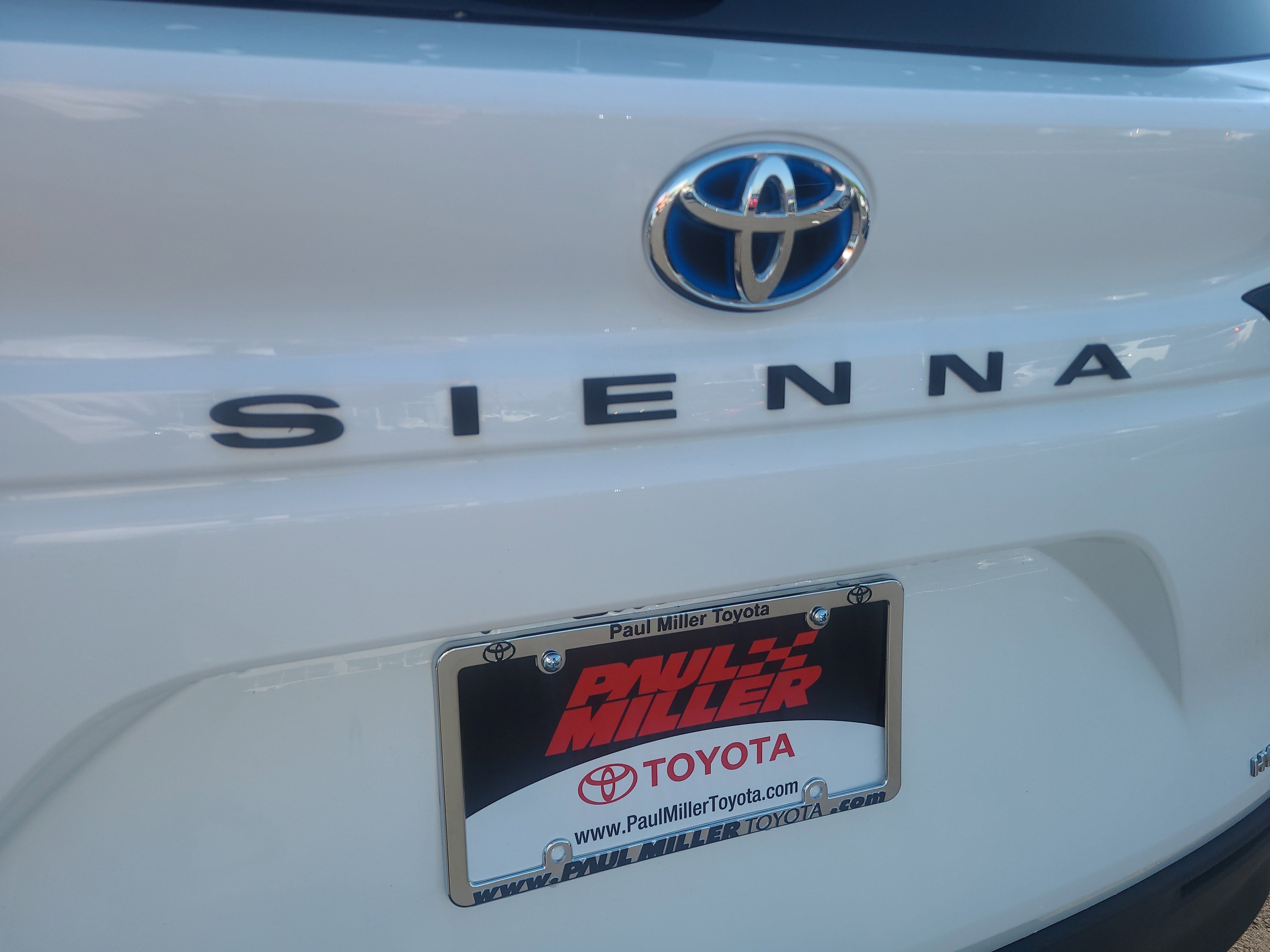 Certified 2023 Toyota Sienna LE AWD/4WD image 28