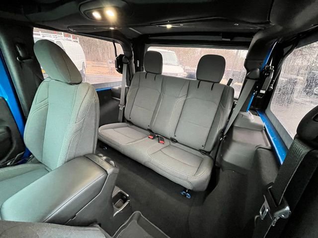 Used 2025 Jeep Wrangler Sport S image 16