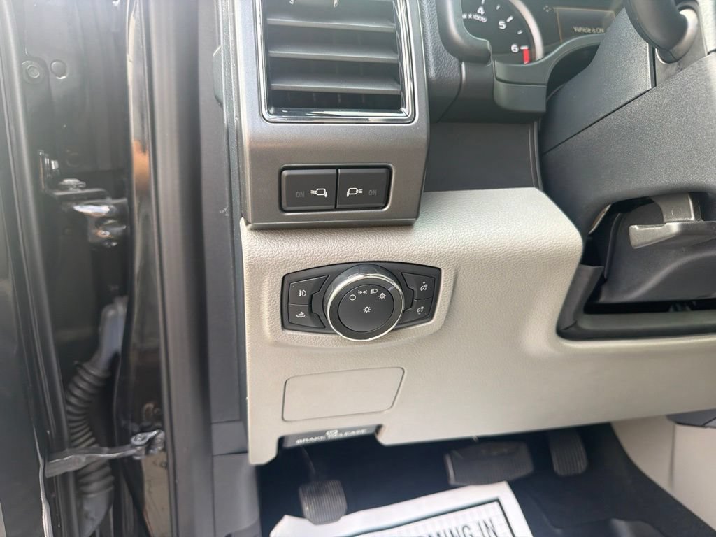 Used 2022 Ford F350 XLT w/ XLT Premium Package AWD/4WD image 24
