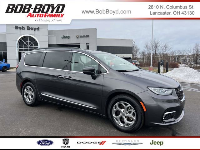 Used 2023 Chrysler Pacifica Limited image 1