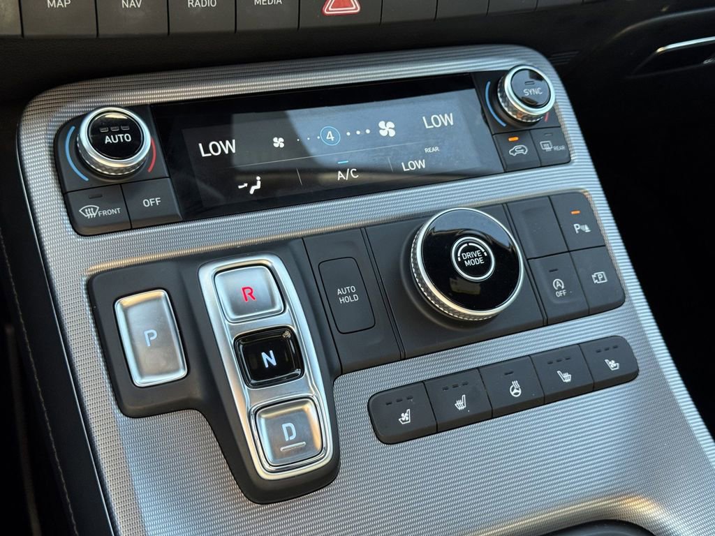 Used 2023 Hyundai Palisade Calligraphy image 16