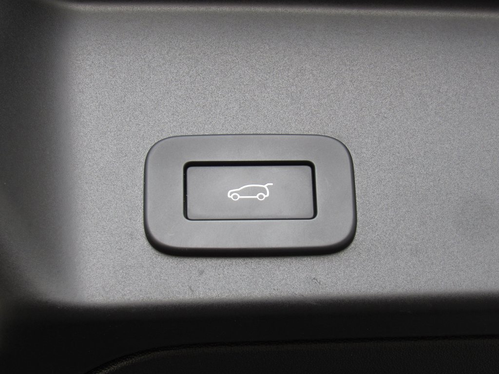 Used 2023 Land Rover Range Rover Evoque R-Dynamic SE image 22