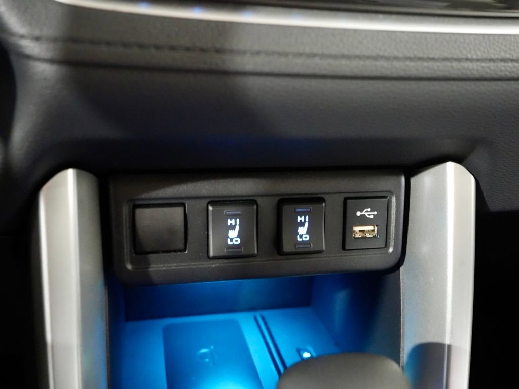 Used 2022 Toyota Corolla Cross XLE image 23