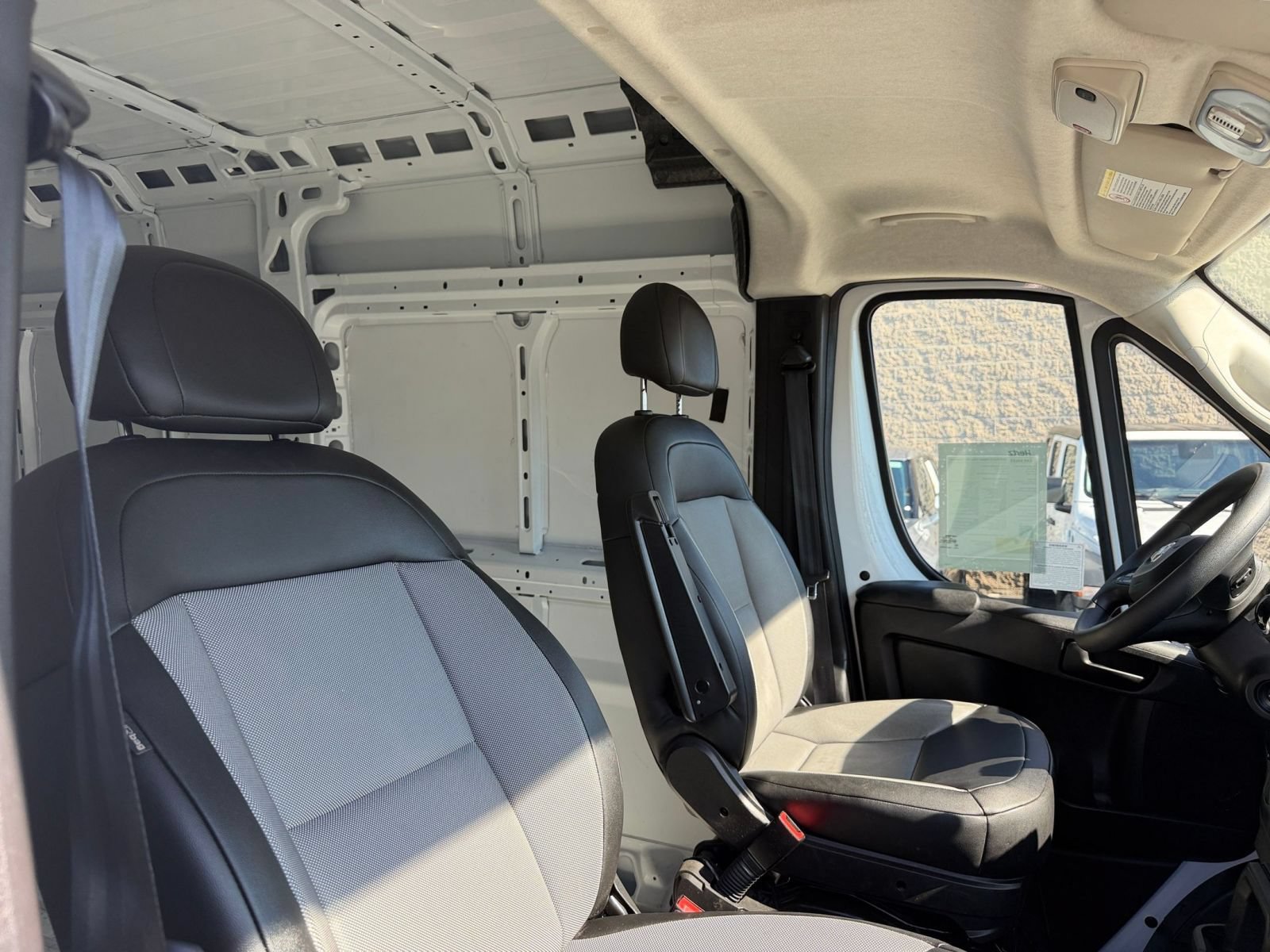 Used 2026 RAM ProMaster 2500 w/ Convenience Group FWD image 33
