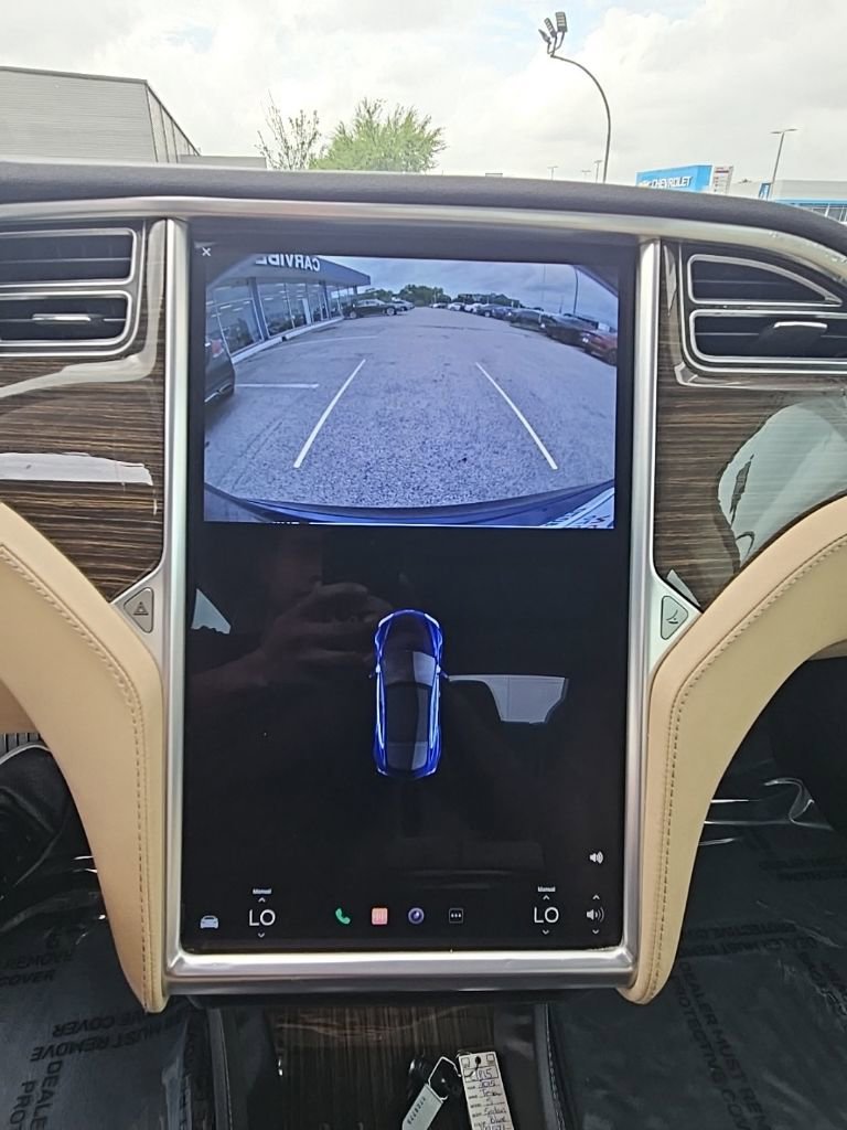 Used 2015 Tesla Model S 85D image 21