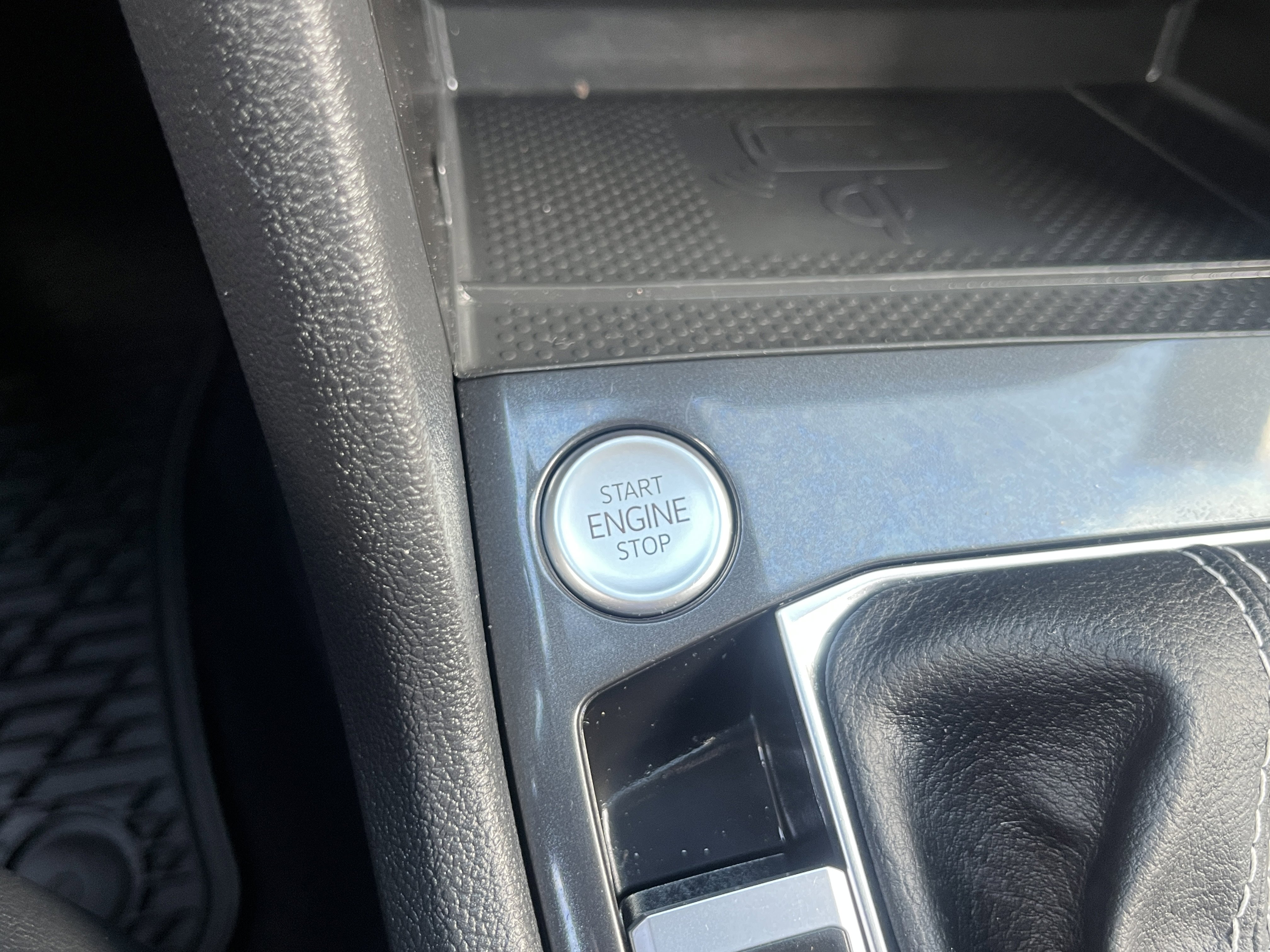 Used 2024 Volkswagen Tiguan SE R-Line image 22