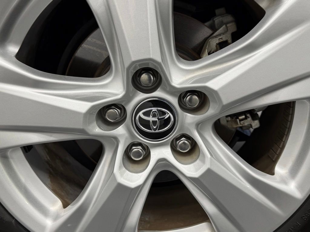 Certified 2021 Toyota RAV4 XLE w/ XLE Grade Weather Package FWD image 17