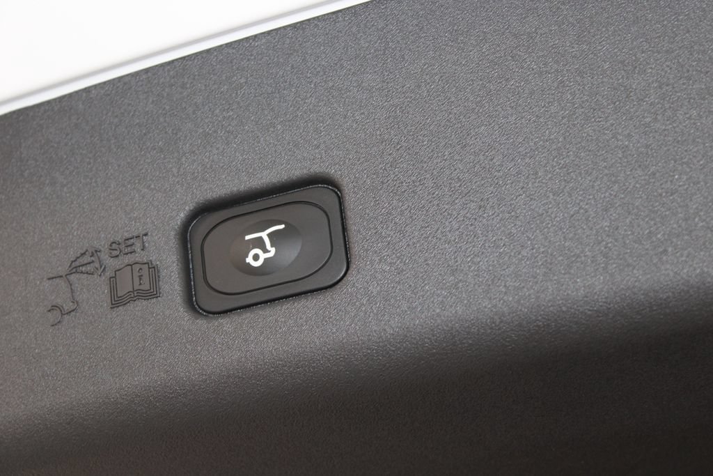 New 2026 Lincoln Nautilus Reserve AWD/4WD image 15
