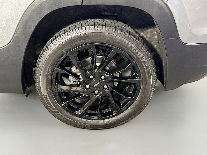 Used 2023 GMC Terrain SLE w/ Driver Convenience Package image 31