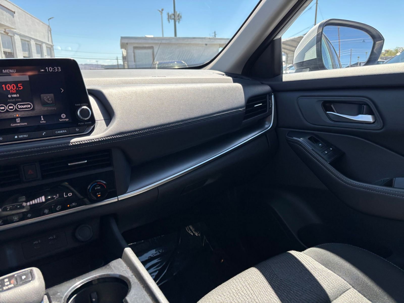 Used 2025 Nissan Rogue SV FWD image 37
