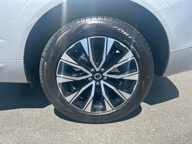 Certified 2025 Volvo XC60 B5 Plus AWD/4WD image 9